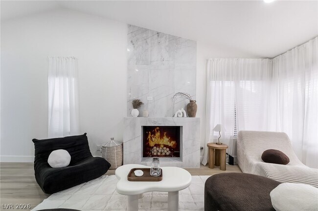 Building Photo - 3138 Belvedere Dr