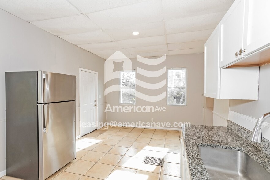 Building Photo - 1014 Parkson Pl