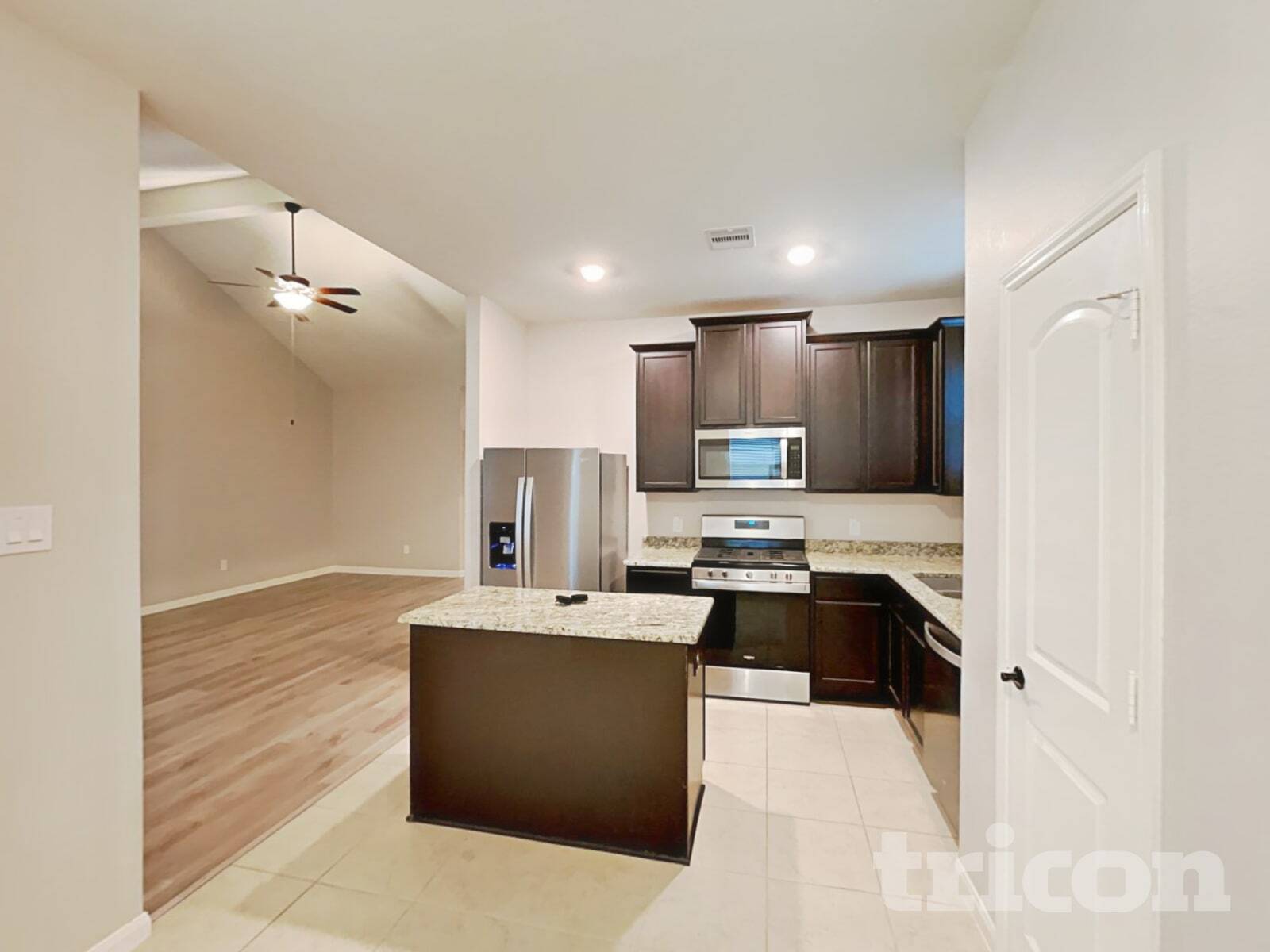 Building Photo - 8888 Oval Glass St