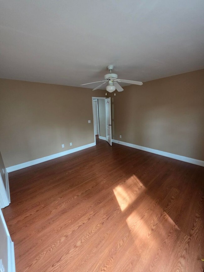 Building Photo - 9 Haven Point