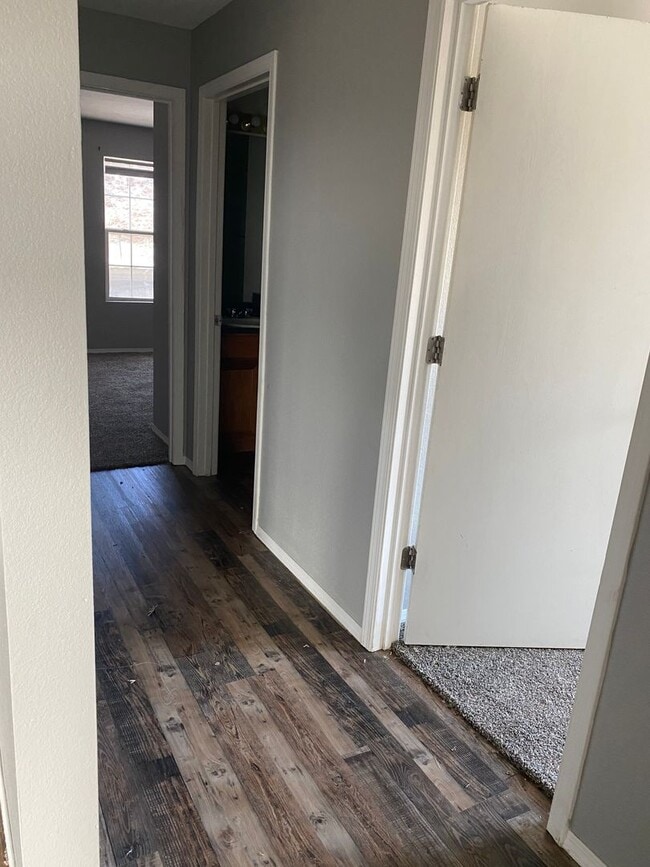 Building Photo - 3 bedroom/2 bath condo unit