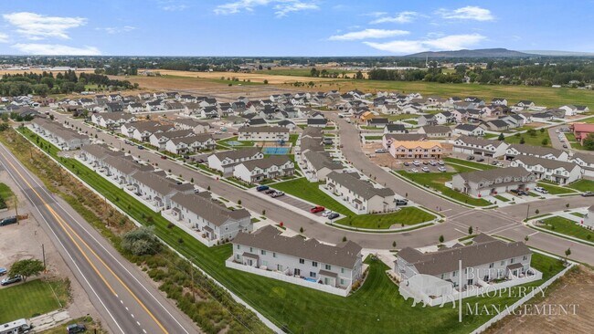 Building Photo - 1160 E Jaylee Dr