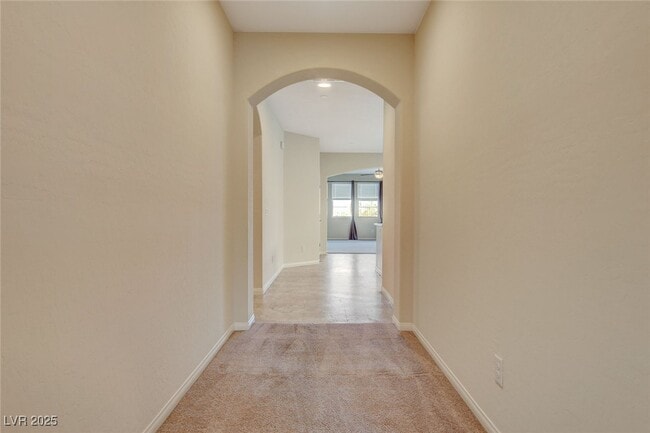 Building Photo - 484 Punto Vallata Dr
