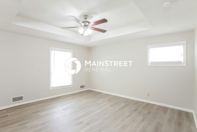 Building Photo - 4 Bedroom Pet-Friendly Home in Kansas City...