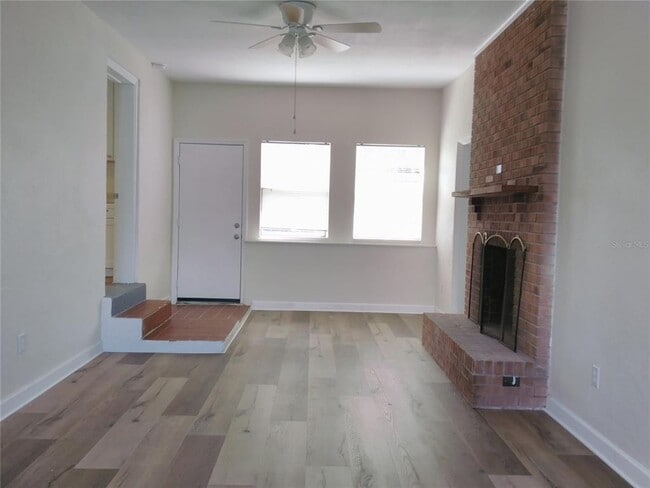 Building Photo - 264 C St