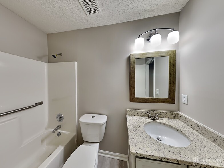Building Photo - 102 Coventry Dr