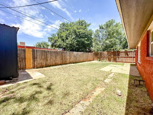 Building Photo - 2608 Raleigh Ave
