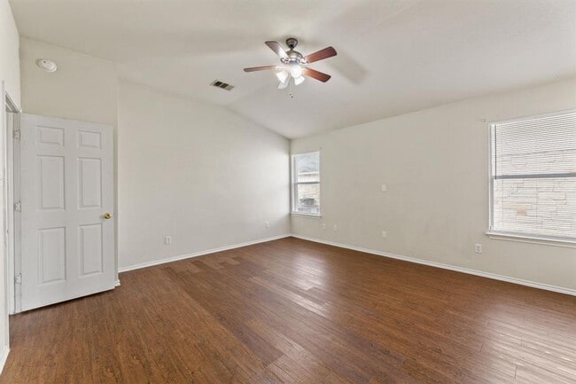 Building Photo - 4807 Golden Gate Dr