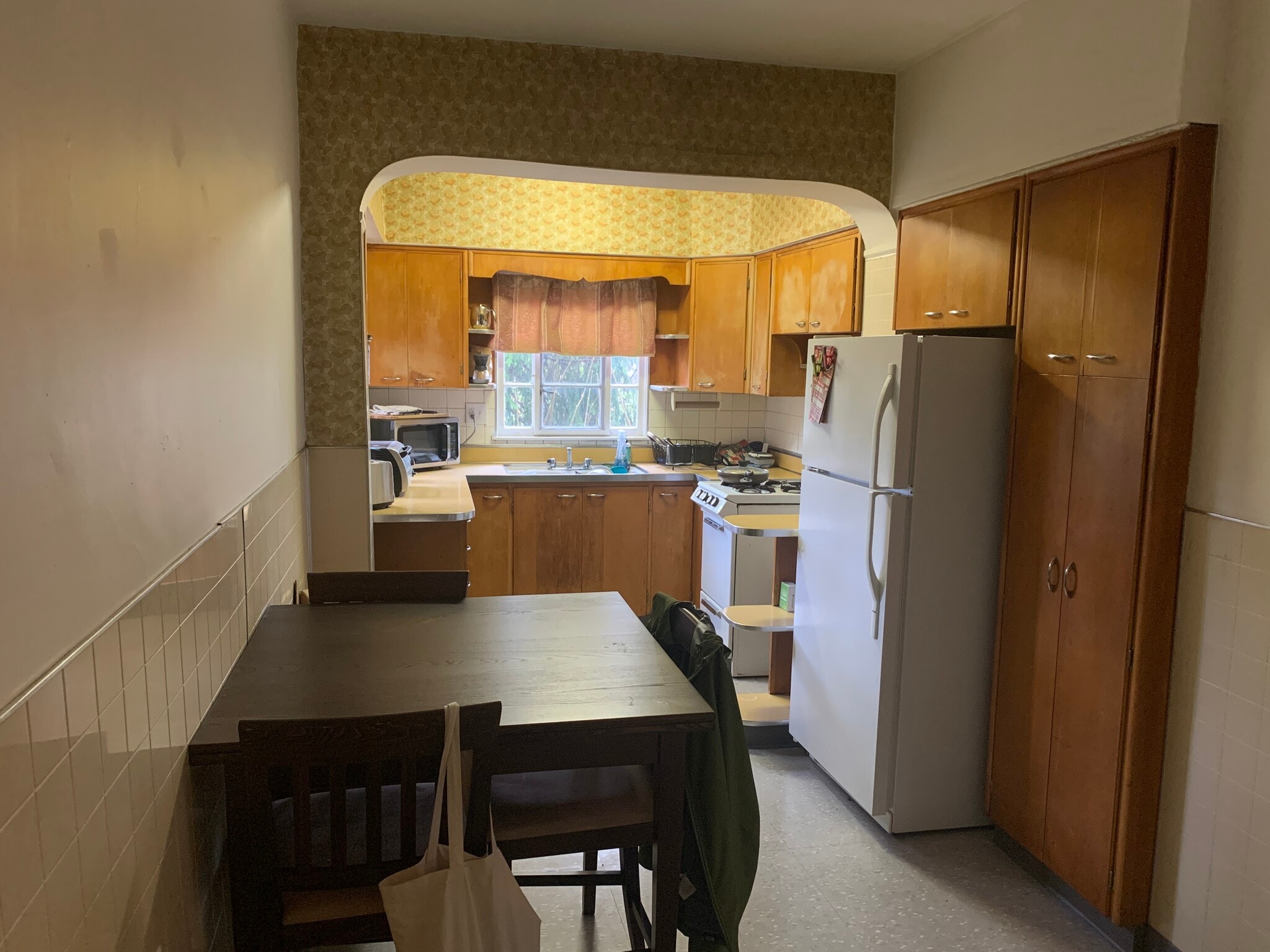 Kitchen - 193 Morewood Ave