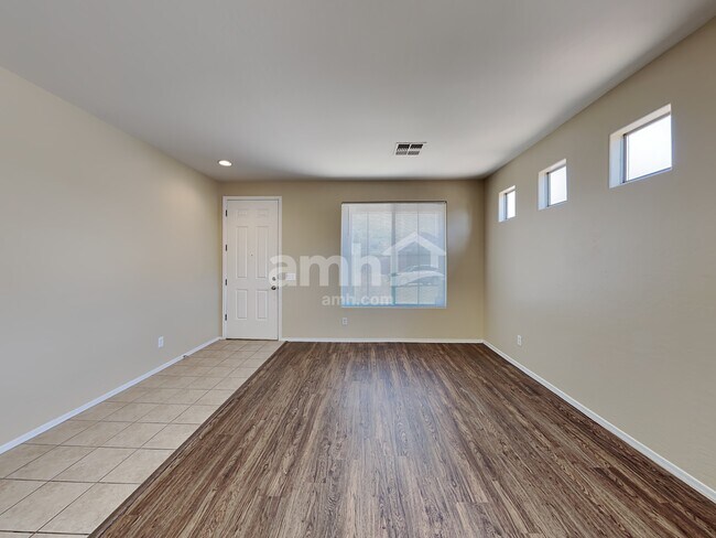 Building Photo - 10146 W Cordes Rd