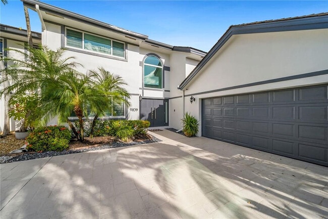 Building Photo - 11839 Highland Pl