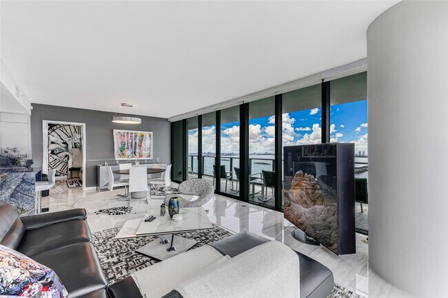 Building Photo - 3131 NE 7th Ave