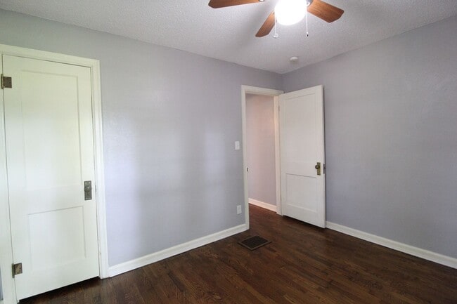 Building Photo - 3 Bedroom 1.5 Bath Home In The Waldo Area