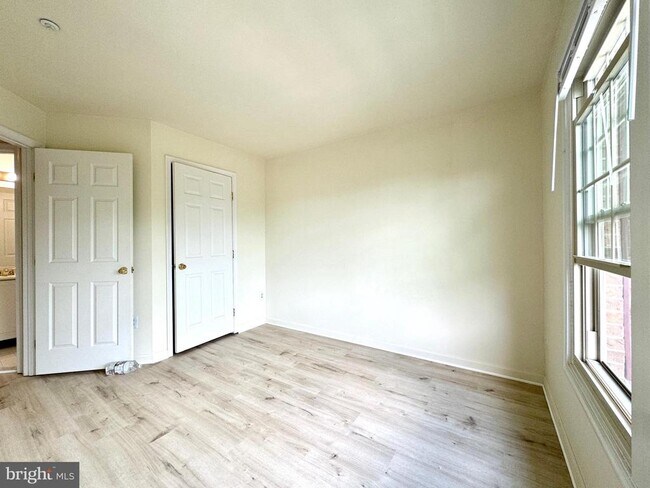 Building Photo - 10175 Treble Ct