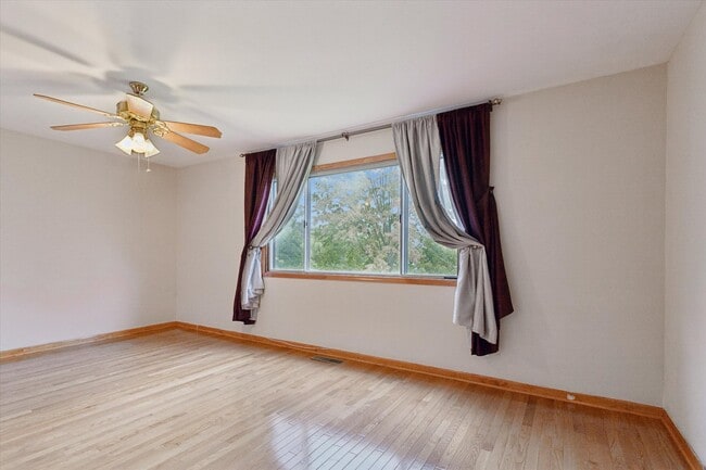 Building Photo - 1410 Fairfax Ln