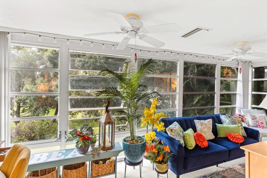 Building Photo - 2929 SE Ocean Blvd