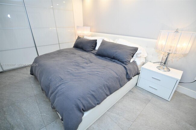 Building Photo - 2918 Bird Ave