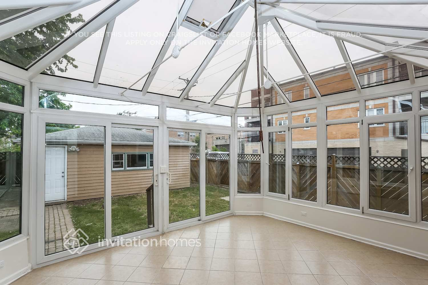 Building Photo - 2652 Maple St