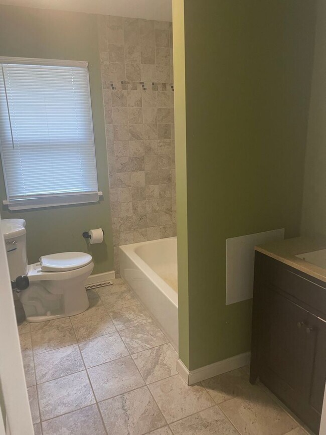 Building Photo - Crystal Home For Rent