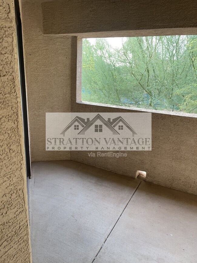 Building Photo - 1287 N Alma School Rd