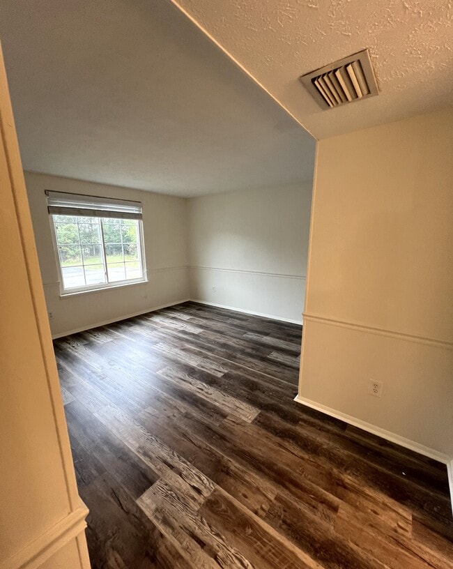 Building Photo - 1630 Jefferson Ridge Dr
