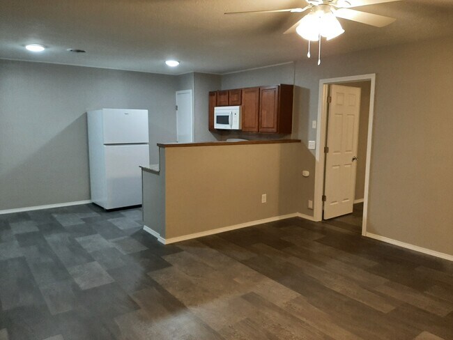 Building Photo - 2 S West St