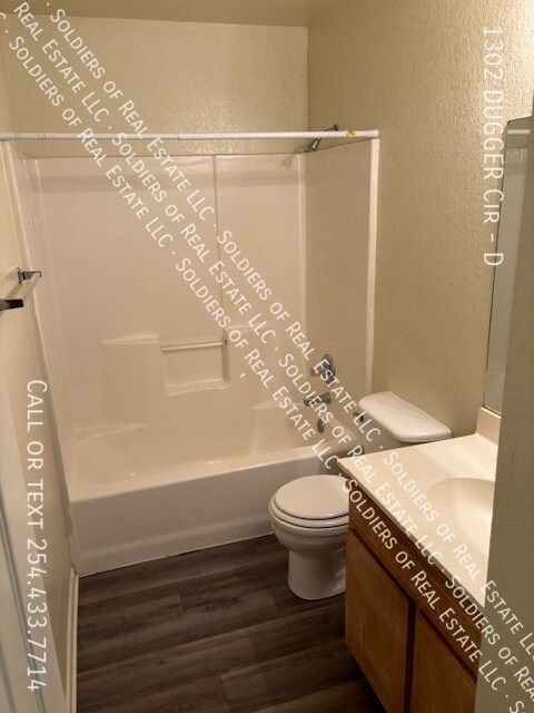 Building Photo - 1302 Dugger Cir