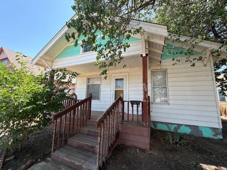 Building Photo - 428 10th St