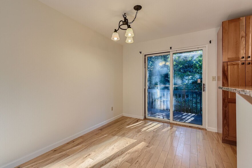 Building Photo - 2020 5th St