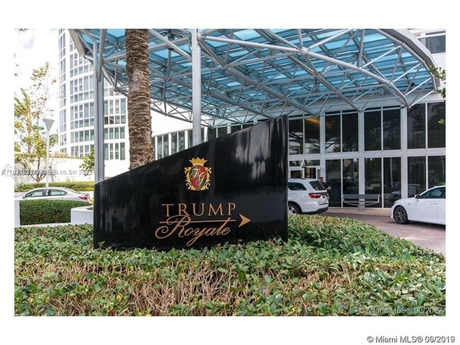 Building Photo - 18201 Collins Ave