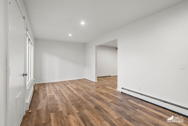 Building Photo - 6627 Zurich St