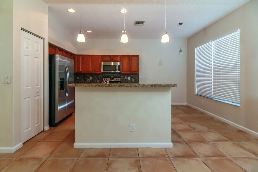 Building Photo - 5419 NW 121st Ave