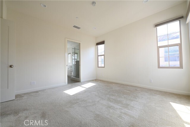 Building Photo - 105 Holly Springs