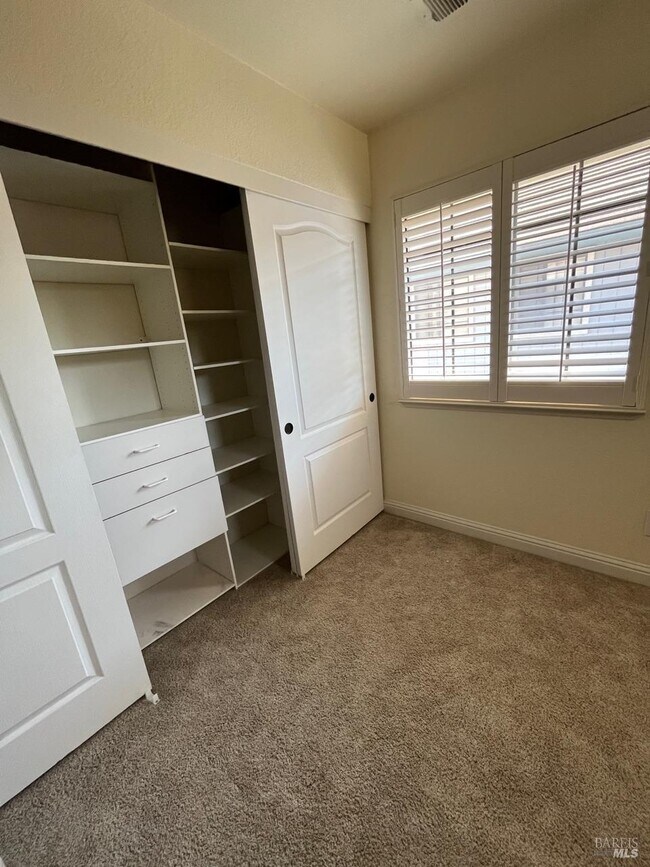 Building Photo - 7216 Roxanne Ln