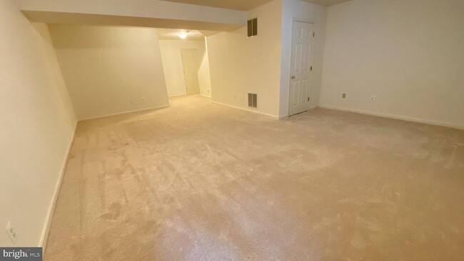 Building Photo - 8231 Ramseur Pl