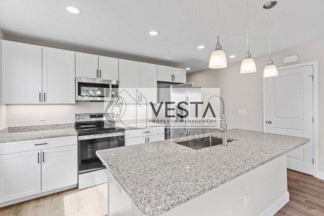 Building Photo - 474 Hague Dr