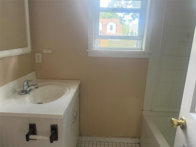 Building Photo - 155 Orange Turnpike