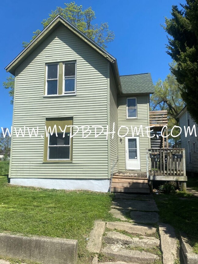 Primary Photo - 812 Huestis Ave