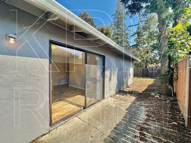 Building Photo - 5530 Fox Sparrow Ct