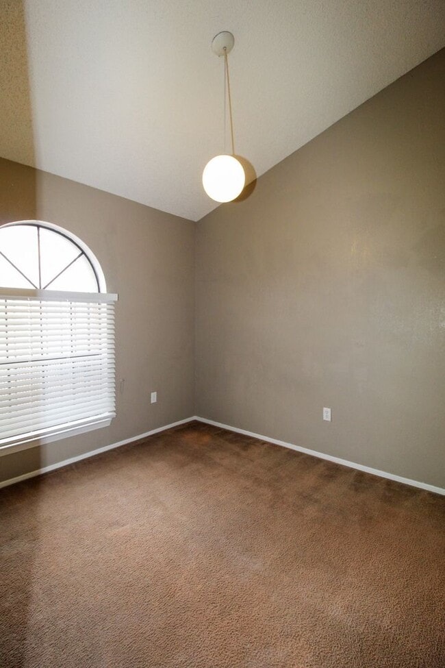 Building Photo - 3205 Fierro Dr