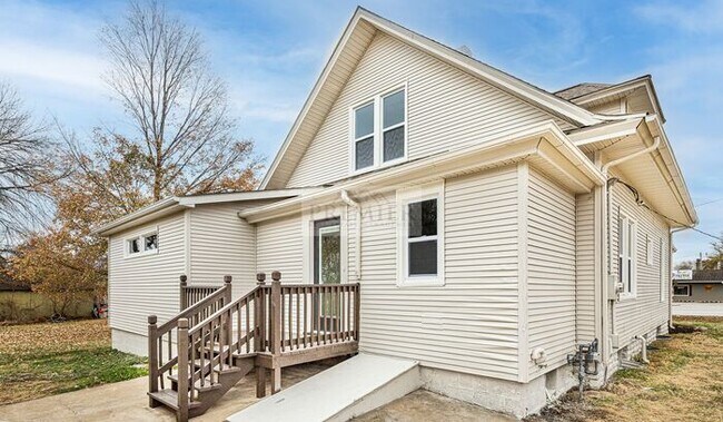 Building Photo - 184 W North St