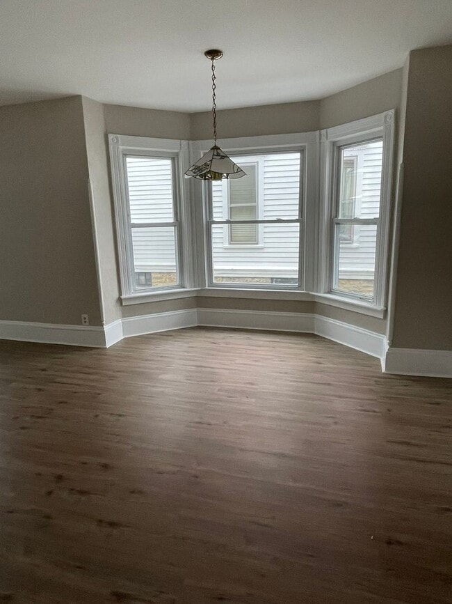 Building Photo - 118 S 8th St