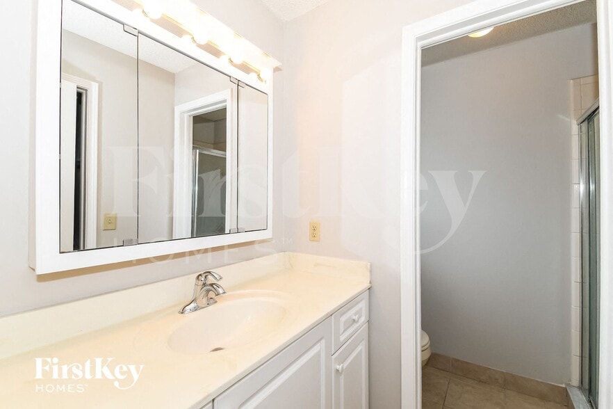 Building Photo - 8102 Birds Foot Ln