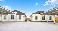 Building Photo - 1505 Shavano Dr