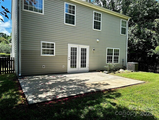 Building Photo - 8708 Laurel Run Dr