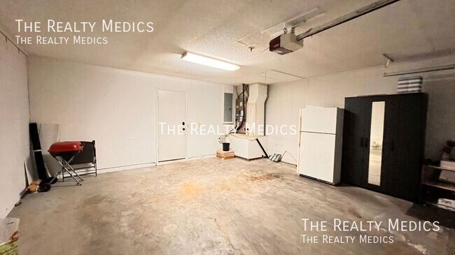 Building Photo - 1009 Alfred Dr