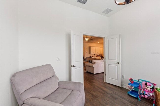 Building Photo - 8692 Little Bluestem Dr