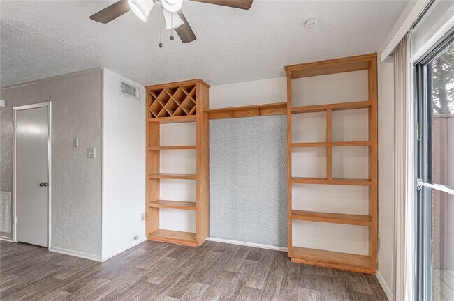 Building Photo - 2521 Crosstimbers Dr
