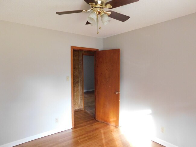 Building Photo - 8349 Cedarbrush Dr