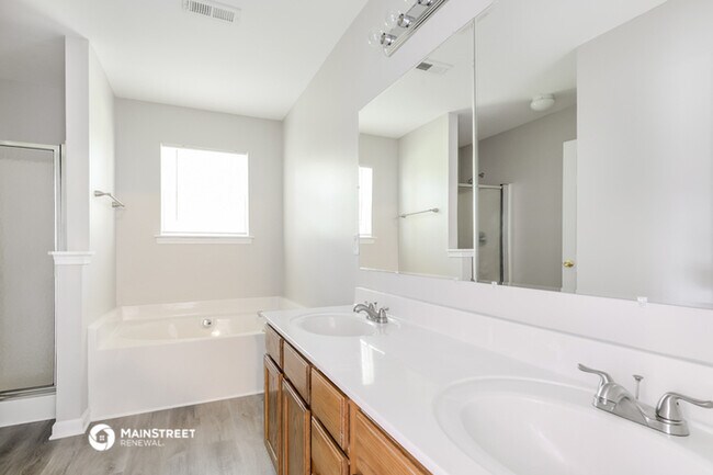 Building Photo - 10846 Elm Bend Dr